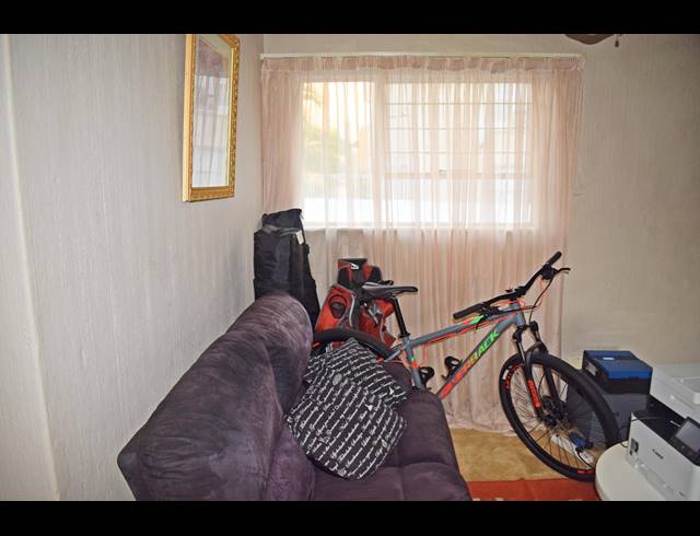 2 BEDROOM TOWNHOUSE FOR SALE IN KEW